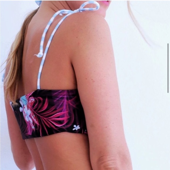 Lali + Layla reversible bandeau bikini top. Tropical/stripes. Size Xs - Picture 4 of 11